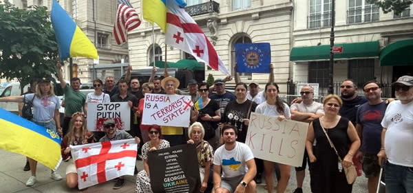 "რუსეთი კლავს" | ქართველი და უკრაინელი ემიგრანტების ანტისაოკუპაციო აქცია ნიუ-იორკში